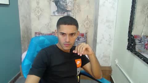 Snapshot of derek_storm_ chatting on 28, 10, 2025 D E R E K online show from 28, 10, 2025