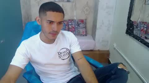 Snapshot of derek_storm_ chatting on 29, 10, 2025 D E R E K online show from 29, 10, 2025