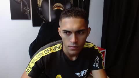 Snapshot of derek_storm_ chatting on 25, 11, 2025 D E R E K online show from 25, 11, 2025