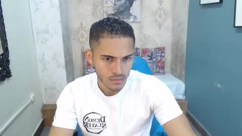 Snapshot of derek_storm_ chatting on 2, 12, 2025 D E R E K online show from 2, 12, 2025