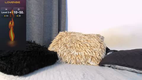 Derek  IG Derekolsen2024 online show from 24, 1, 2025