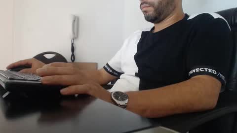 Snapshot of derrik_ chatting on 10, 12, 2024     online show from 10, 12, 2024