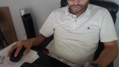 Snapshot of derrik_ chatting on 20, 1, 2025     online show from 20, 1, 2025