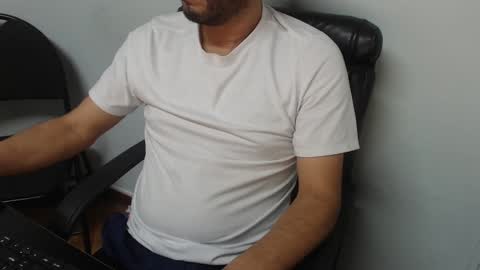 Snapshot of derrik_ chatting on 2, 3, 2025     online show from 2, 3, 2025