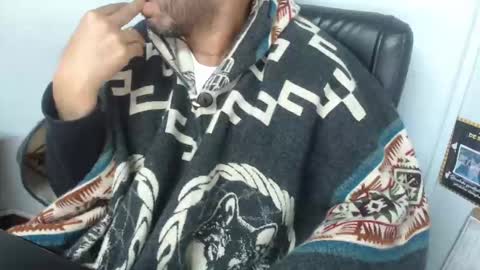 Snapshot of derrik_ chatting on 1, 10, 2025     online show from 1, 10, 2025