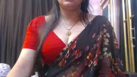 Snapshot of desimaisa130 chatting on 5, 11, 2025 Maisa online show from 5, 11, 2025