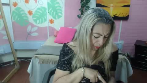 Snapshot of desire_latin chatting on 4, 10, 2025 VALERIA online show from 4, 10, 2025