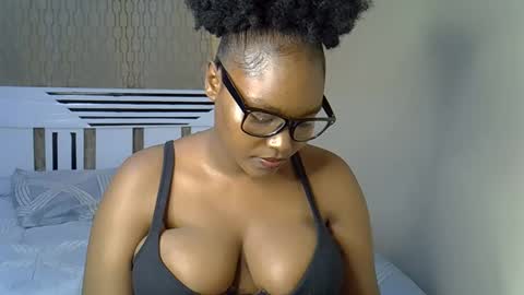 Snapshot of desiredahlia33 chatting on 7, 3, 2026 desiredahlia33 online show from 7, 3, 2026