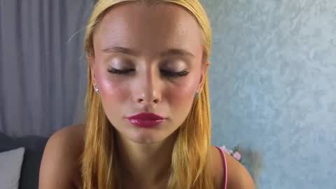 Snapshot of desireeclipse chatting on 12, 9, 2025 Willow online show from 12, 9, 2025