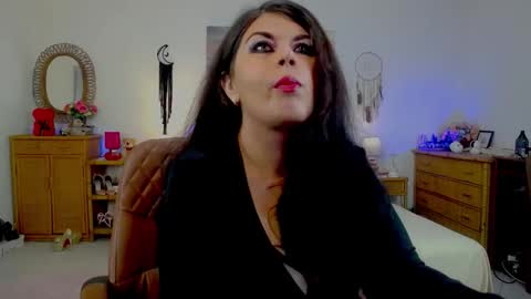 HellenMoon online show from 19, 5, 2026