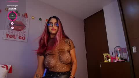 Snapshot of dessmuller chatting on 25, 11, 2025 Des Muller online show from 25, 11, 2025