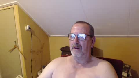 Snapshot of destelp chatting on 15, 7, 2026 destelp online show from 15, 7, 2026