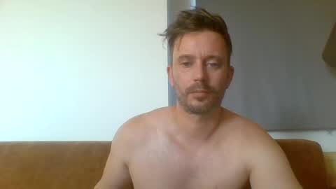 Snapshot of deutero1986 chatting on 15, 7, 2026 deutero1986 online show from 15, 7, 2026