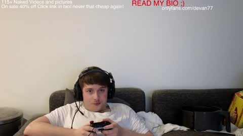 Snapshot of devantheplug chatting on 13, 12, 2024 Devan online show from 13, 12, 2024