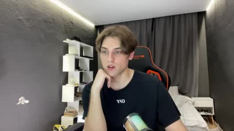 Snapshot of devilnut1 chatting on 21, 11, 2025 devilnut1 online show from 21, 11, 2025