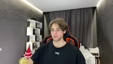 Snapshot of devilnut1 chatting on 25, 11, 2025 devilnut1 online show from 25, 11, 2025