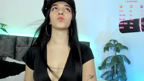 Snapshot of devlin_violet__ chatting on 23, 1, 2025 PaulaInsta  paulacastellanos 1Pvt open online show from 23, 1, 2025