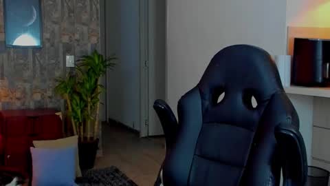 JULIAN online show from 14, 12, 2025