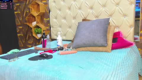 Snapshot of deyy_madisson chatting on 15, 1, 2025 Madisson online show from 15, 1, 2025