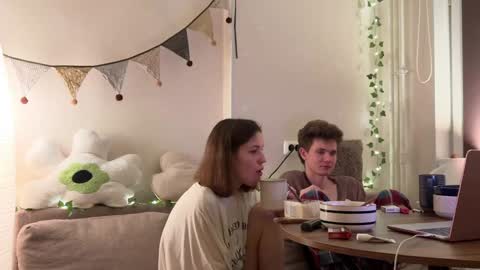 Snapshot of di_n_alex chatting on 21, 12, 2024 Di Alex online show from 21, 12, 2024