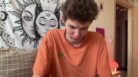 Snapshot of di_n_alex chatting on 4, 1, 2025 Di Alex online show from 4, 1, 2025