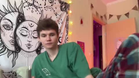 Snapshot of di_n_alex chatting on 8, 1, 2025 Di Alex online show from 8, 1, 2025