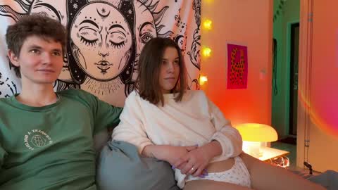 Snapshot of di_n_alex chatting on 17, 1, 2025 Di Alex online show from 17, 1, 2025