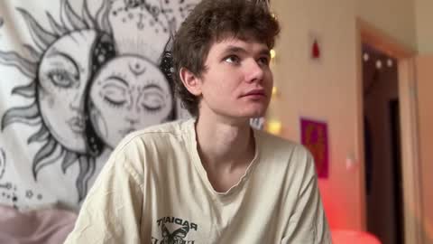 Snapshot of di_n_alex chatting on 1, 2, 2025 Di Alex online show from 1, 2, 2025