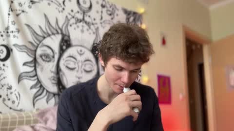 Snapshot of di_n_alex chatting on 6, 2, 2025 Di Alex online show from 6, 2, 2025