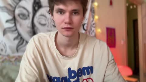 Snapshot of di_n_alex chatting on 8, 2, 2025 Di Alex online show from 8, 2, 2025