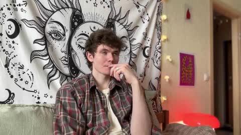 Snapshot of di_n_alex chatting on 14, 2, 2025 Di Alex online show from 14, 2, 2025