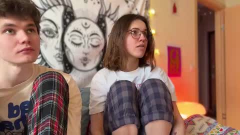 Snapshot of di_n_alex chatting on 15, 2, 2025 Di Alex online show from 15, 2, 2025