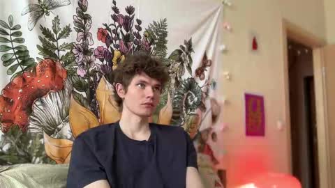 Snapshot of di_n_alex chatting on 28, 2, 2025 Di Alex online show from 28, 2, 2025