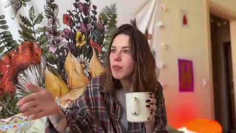 Snapshot of di_n_alex chatting on 28, 2, 2025 Di Alex online show from 28, 2, 2025