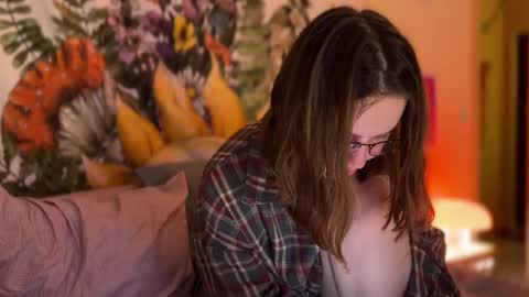 Snapshot of di_n_alex chatting on 7, 3, 2025 Di Alex online show from 7, 3, 2025