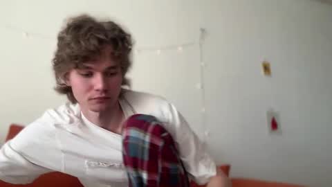 Snapshot of di_n_alex chatting on 11, 9, 2025 Di Alex online show from 11, 9, 2025