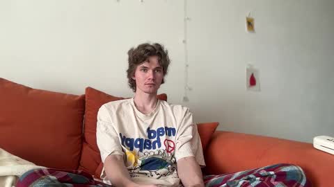 Snapshot of di_n_alex chatting on 18, 9, 2025 Di Alex online show from 18, 9, 2025