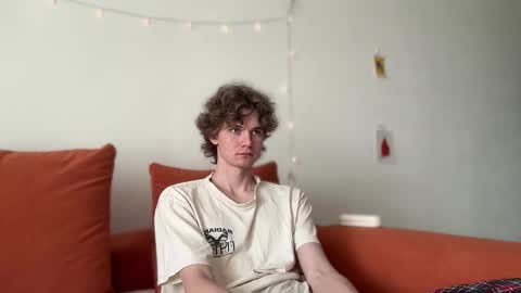 Snapshot of di_n_alex chatting on 20, 9, 2025 Di Alex online show from 20, 9, 2025