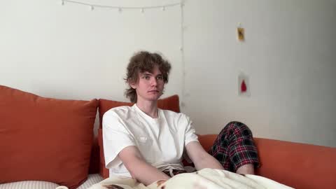 Snapshot of di_n_alex chatting on 26, 9, 2025 Di Alex online show from 26, 9, 2025