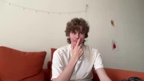 Snapshot of di_n_alex chatting on 5, 10, 2025 Di Alex online show from 5, 10, 2025