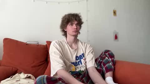 Snapshot of di_n_alex chatting on 8, 10, 2025 Di Alex online show from 8, 10, 2025