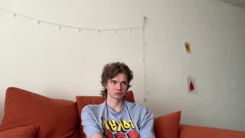 Snapshot of di_n_alex chatting on 9, 10, 2025 Di Alex online show from 9, 10, 2025