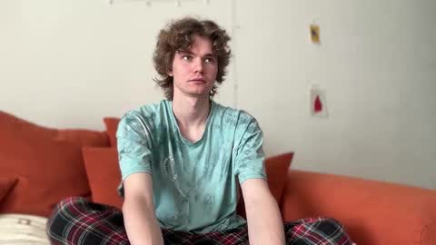 Snapshot of di_n_alex chatting on 11, 10, 2025 Di Alex online show from 11, 10, 2025