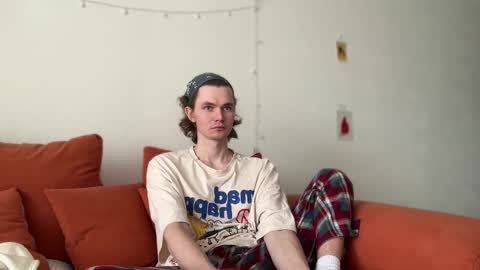 Snapshot of di_n_alex chatting on 17, 10, 2025 Di Alex online show from 17, 10, 2025