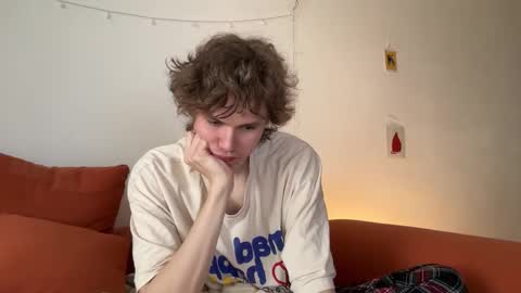 Snapshot of di_n_alex chatting on 22, 10, 2025 Di Alex online show from 22, 10, 2025