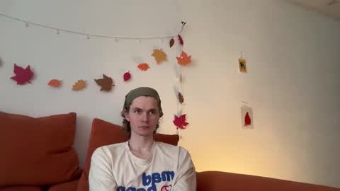 Snapshot of di_n_alex chatting on 30, 10, 2025 Di Alex online show from 30, 10, 2025