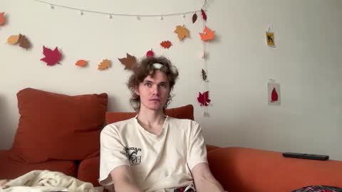 Snapshot of di_n_alex chatting on 31, 10, 2025 Di Alex online show from 31, 10, 2025