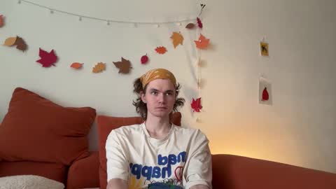 Snapshot of di_n_alex chatting on 13, 11, 2025 Di Alex online show from 13, 11, 2025