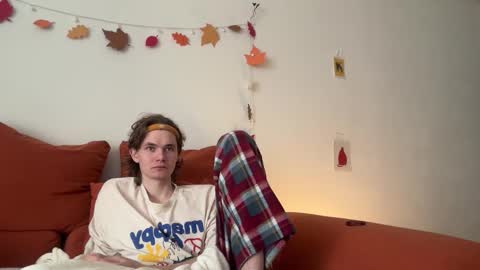 Snapshot of di_n_alex chatting on 21, 11, 2025 Di Alex online show from 21, 11, 2025