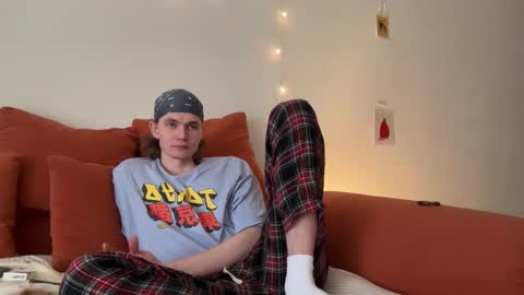 Snapshot of di_n_alex chatting on 29, 11, 2025 Di Alex online show from 29, 11, 2025